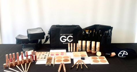 Borsa trucco in omaggio per il Corso Truccatore e Truccatrice Face Place Make Up Academy